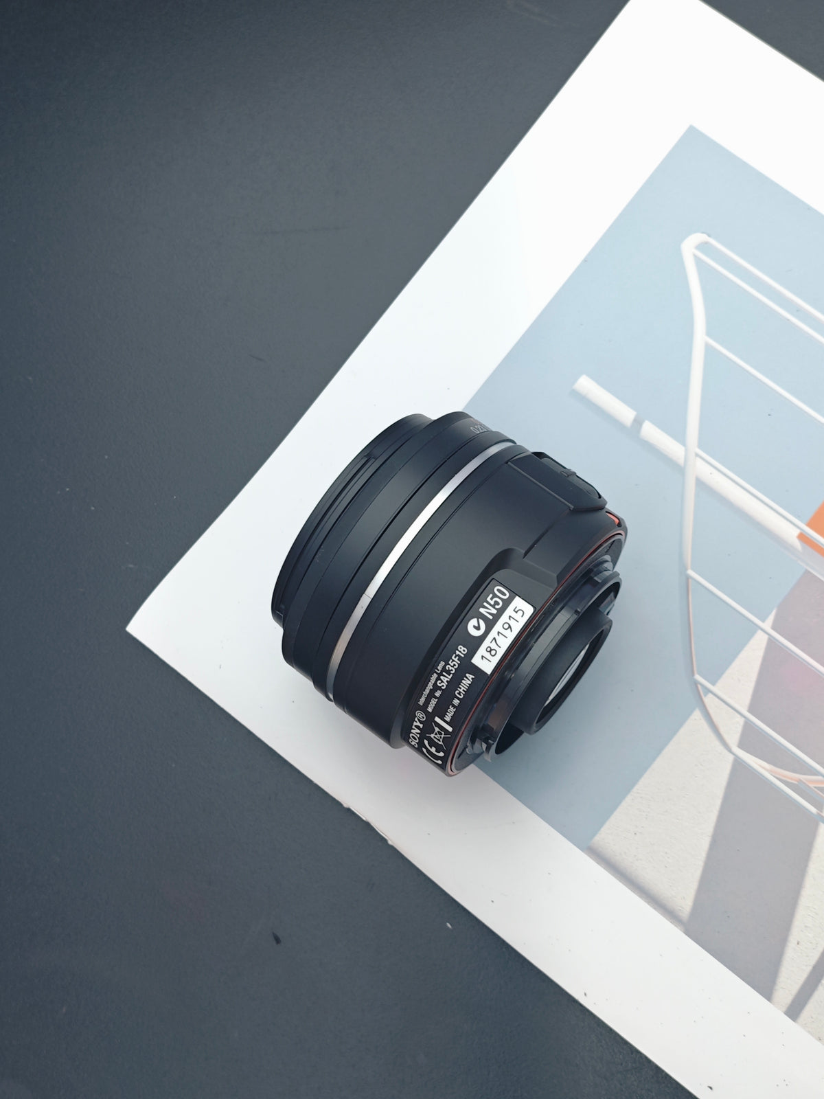 Sony DT 35mm F1.8 SAM [SAL35F18]