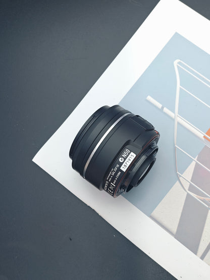 Sony DT 35mm F1.8 SAM [SAL35F18]