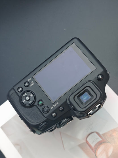 Used Panasonic Lumix DC-FZ85 Digital Camera [with box]