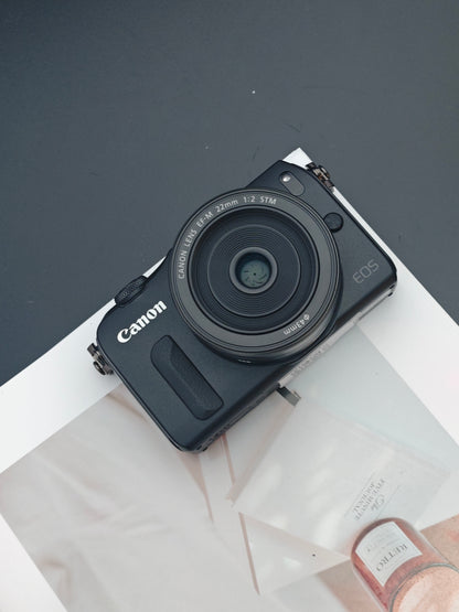 Used Canon EOS M black with EF-M 22mm F2 STM [No charger]