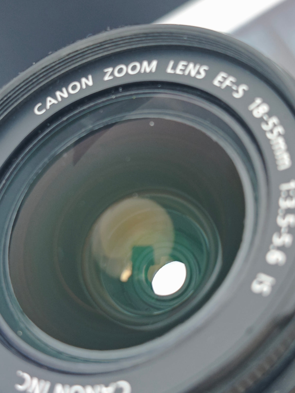 Canon Zoom Lens EF-S 18-55mm F3.5-5.6 IS