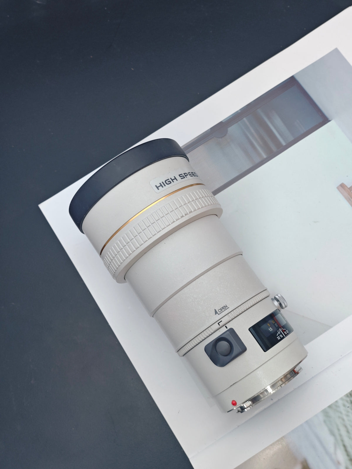 Minolta AF APO Tele Tele 200mm F2.8