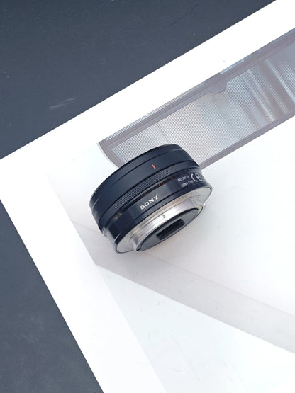 Sony E 20mm F2.8 [SEL20F28]
