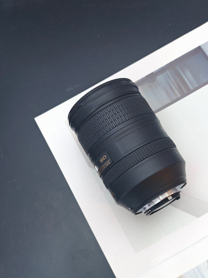 Nikon ED AF-S Nikkor 28-300mm F3.5-5.6 G VR #52269314