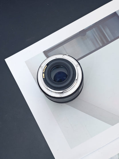 Canon Macro Lens EF-S 35mm F2.8 IS STM