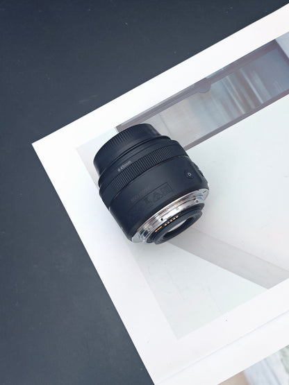 Canon Macro Lens EF-S 35mm F2.8 IS STM