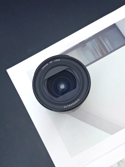 Canon Zoom Lens EF 20-35mm F3.5-4.5 USM