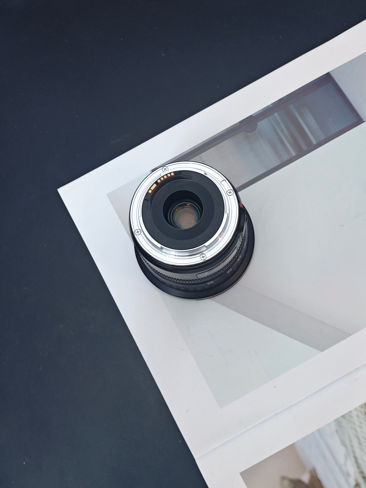 Canon Zoom Lens EF 20-35mm F3.5-4.5 USM