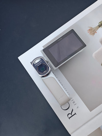 Used Sony HDR-GW77V white Handycam [JPN only, with box]