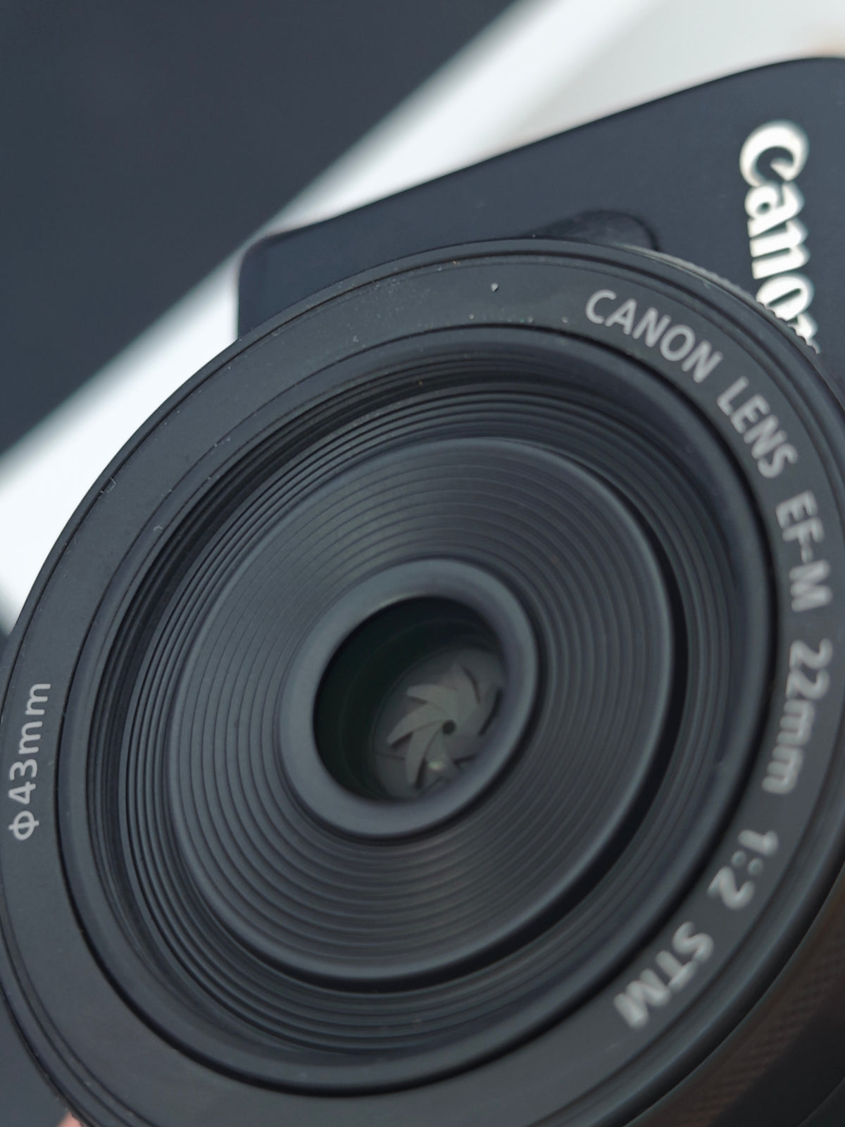 Used Canon EOS M2 with Canon Lens EF-S 22mm f2 STM and EF-M 18-55mm F3.5-5.6 IS STM [+Speedlite 90EX]