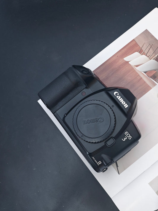 Canon EOS 3 body