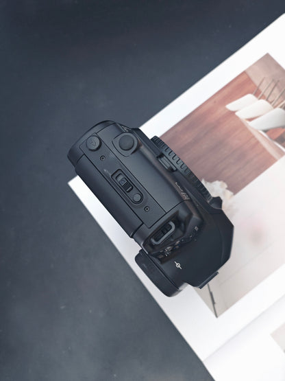 Canon EOS 3 body