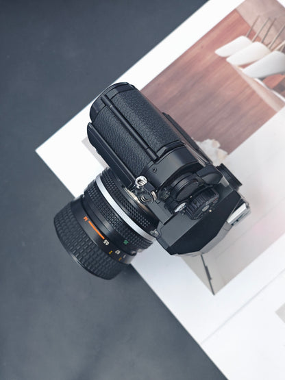 Nikon FA with Nikon Zoom 35-70mm F3.3-4.5