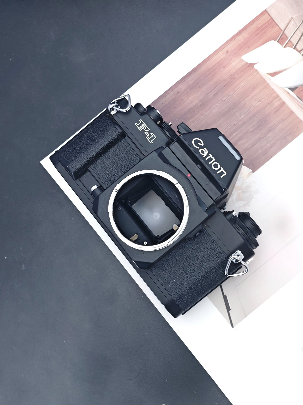 Canon New F-1 body #298172