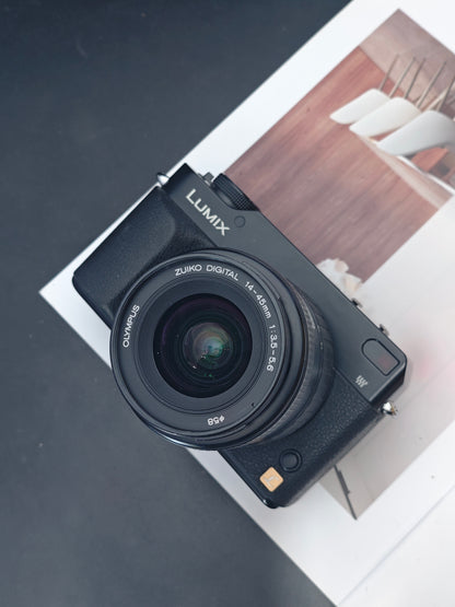 Used Panasonic Lumix DMC-L1 with Leica D Vario-Elmarit 14-50mm F2.8-3.5 ASPH. MEGA O.I.S. Camera [No charger]