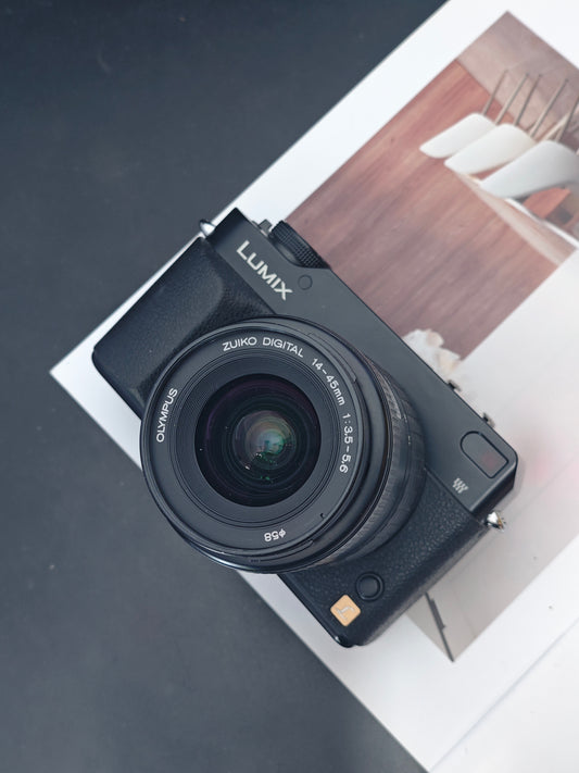 Used Panasonic Lumix DMC-L1 with Leica D Vario-Elmarit 14-50mm F2.8-3.5 ASPH. MEGA O.I.S. Camera [No charger]