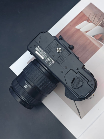 Used Panasonic Lumix DMC-L1 with Leica D Vario-Elmarit 14-50mm F2.8-3.5 ASPH. MEGA O.I.S. Camera [No charger]