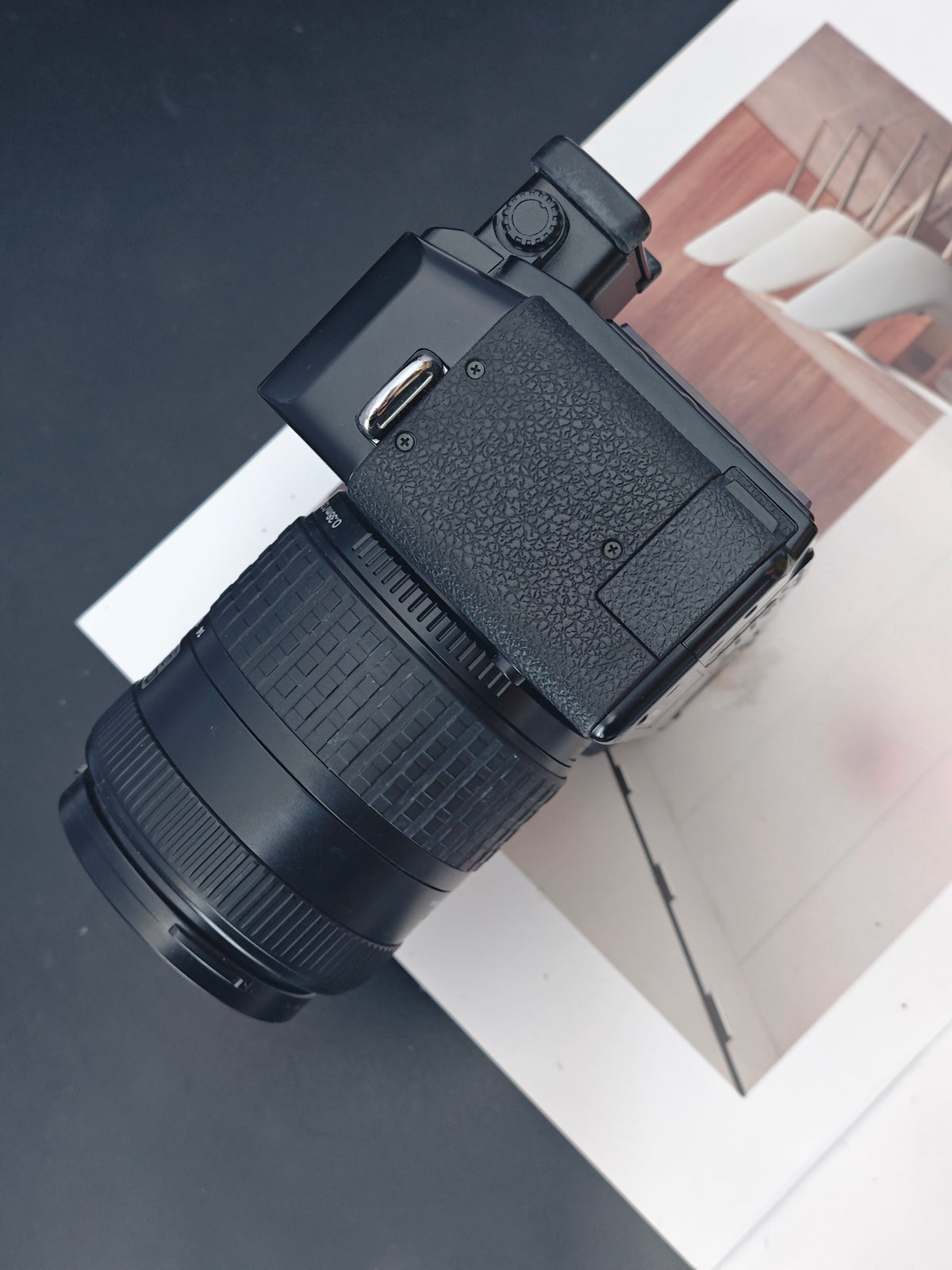 Used Panasonic Lumix DMC-L1 with Leica D Vario-Elmarit 14-50mm F2.8-3.5 ASPH. MEGA O.I.S. Camera [No charger]