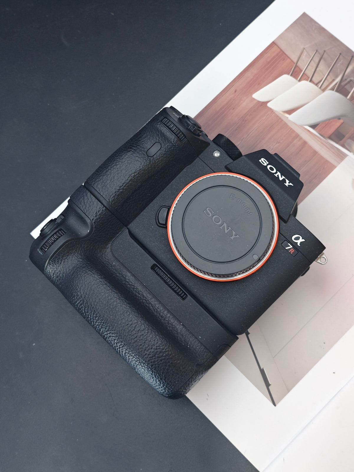 Used Sony α7RIII body ILCE-7RM3 [+VG-C3EM, JPN only, No charger]