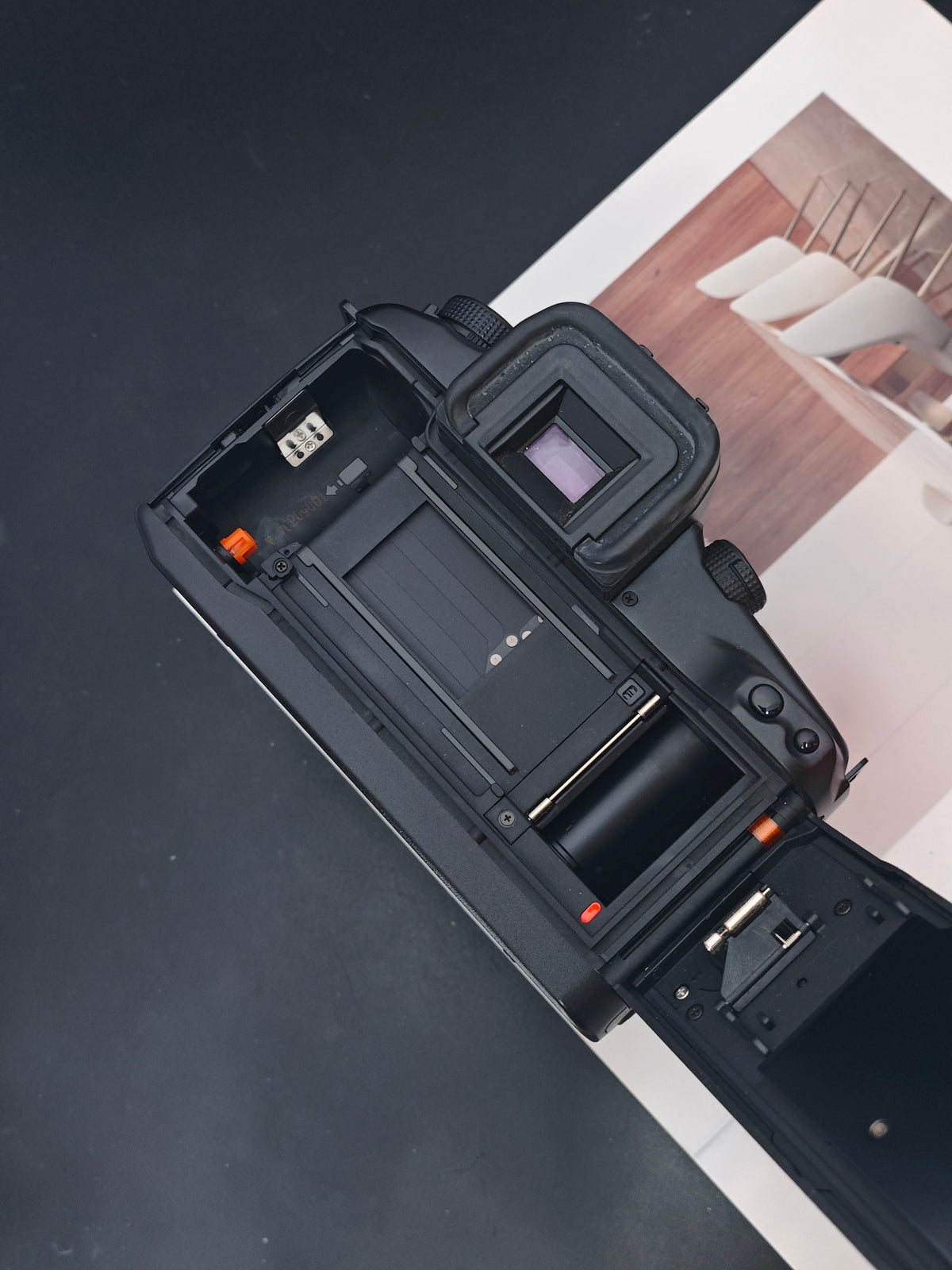 Canon EOS 7 with EF 28-80mm F3.5-5.6 V USM