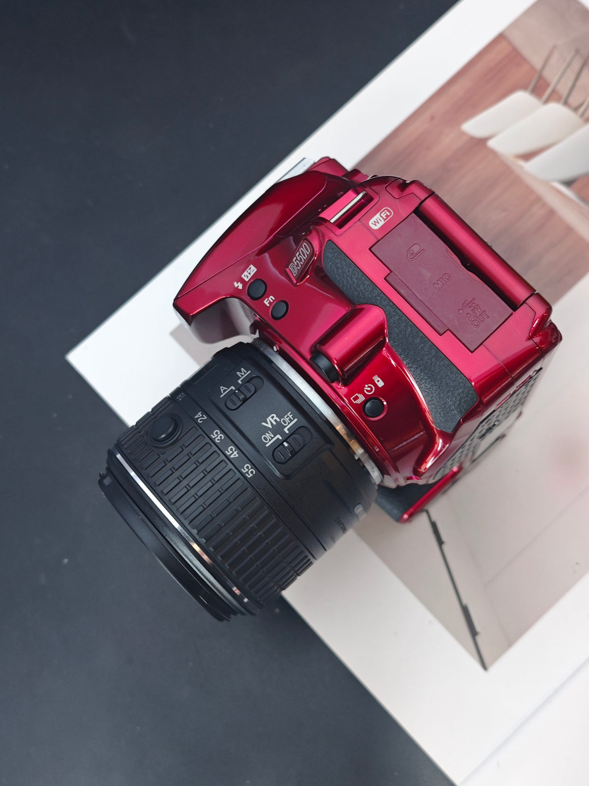 Used Nikon D5500 red with Nikon AF-S Nikkor 18-55mm F3.5-5.6 G II VR #2066899