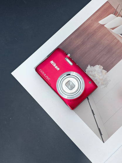 Used Nikon Coolpix S2900 red Digital Camera [with box]