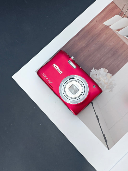 Used Nikon Coolpix S2900 red Digital Camera [with box]