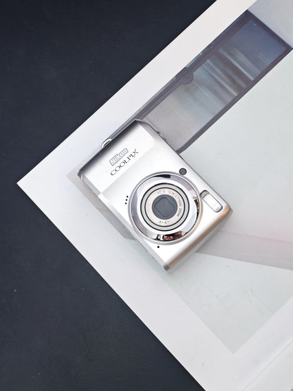 Used Nikon Coolpix L20 silver Digital Camera