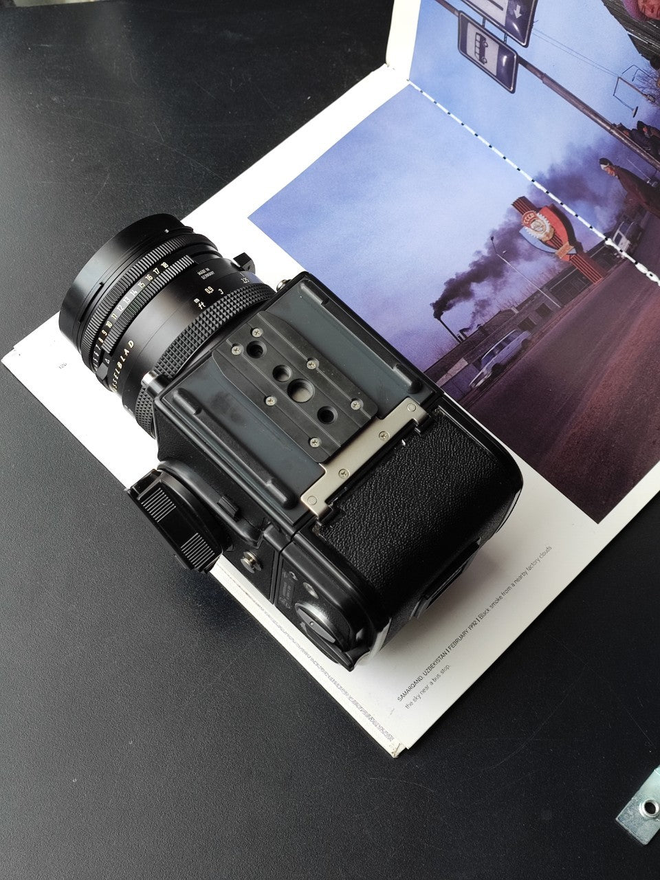 Hasselblad 501C black with Carl Zeiss Planar 80mm F2.8 T* C
