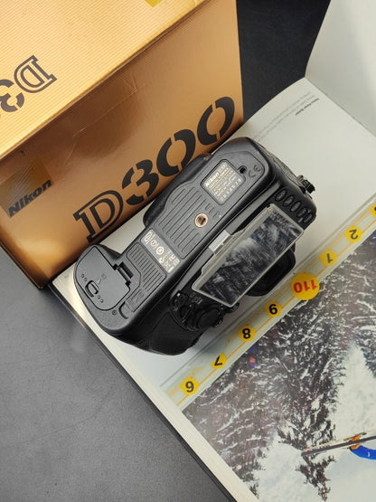 Nikon D300 Digital Camera with box