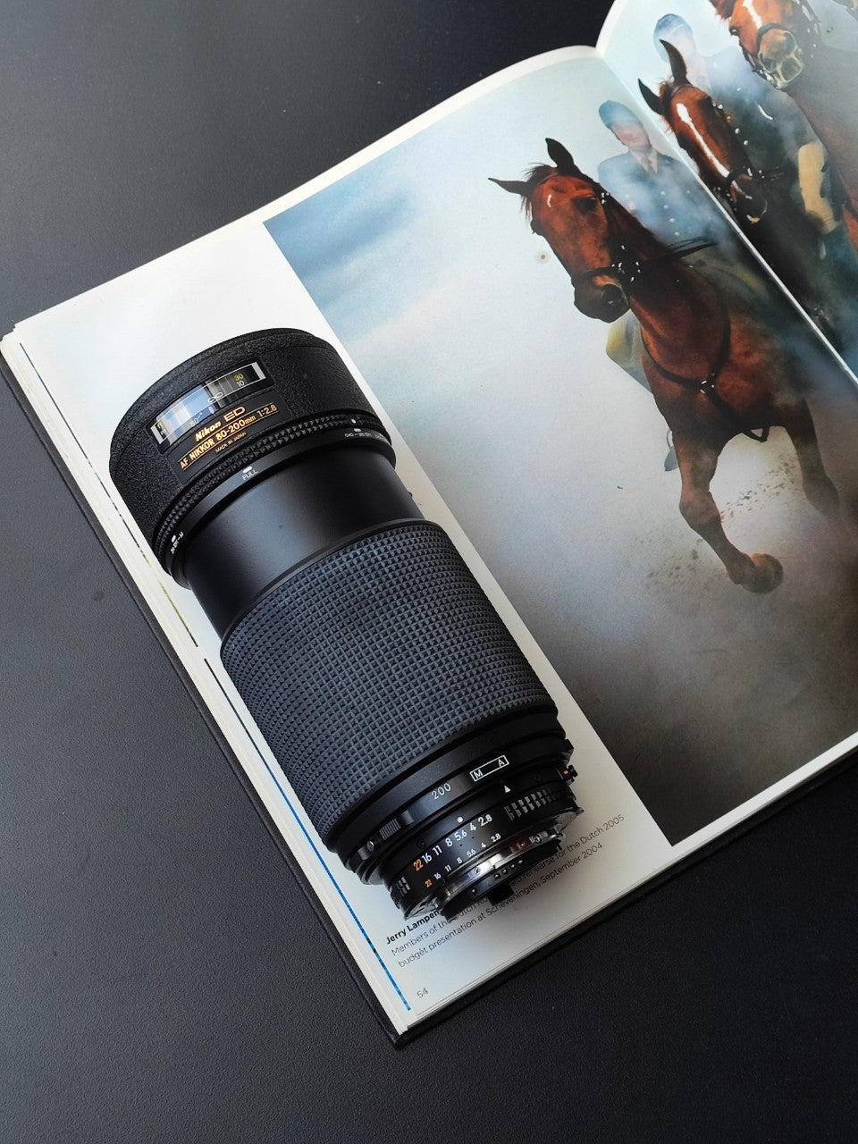 [Sold as-is] NIKON ED AF Nikkor 80-200mm 1:2.8