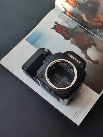 [Sold as-is] Pentax 645 body