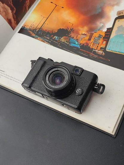 Used Fujifilm X10 Digital Camera (with box)