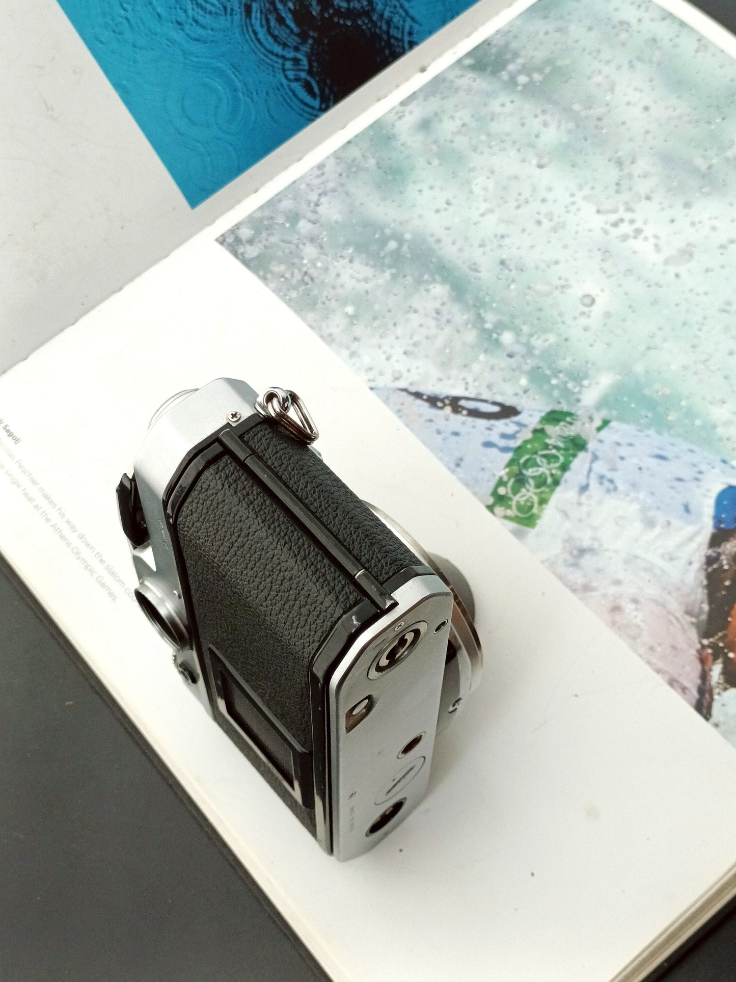 Nikon FE silver body