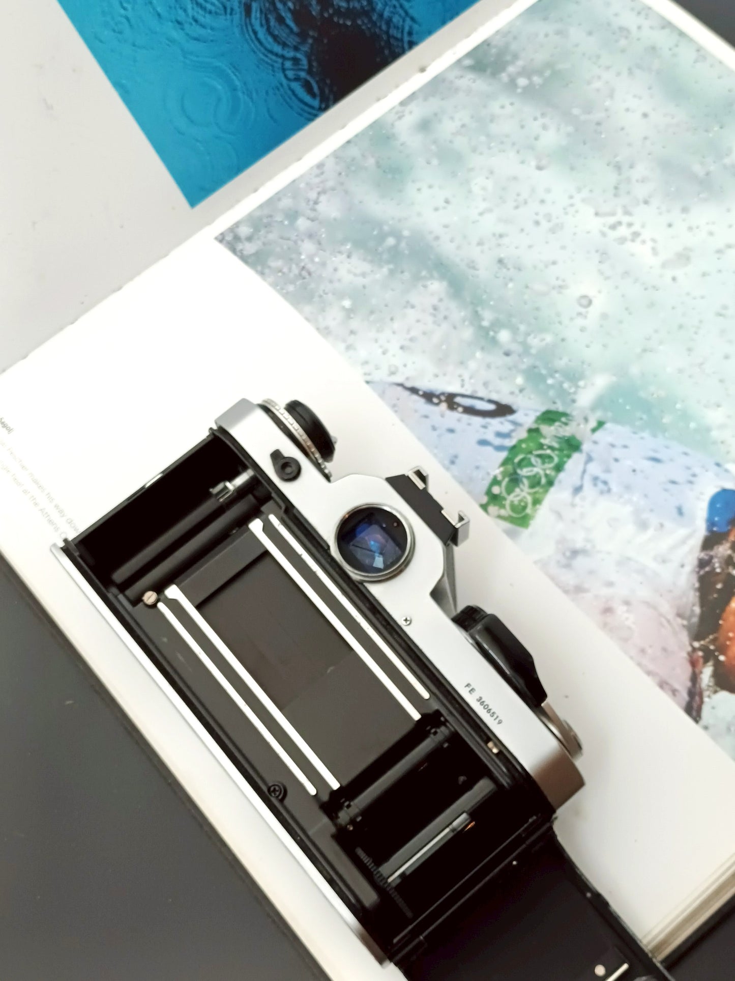 Nikon FE silver body