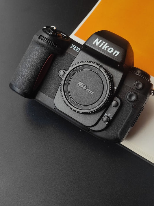 Nikon F100 with box