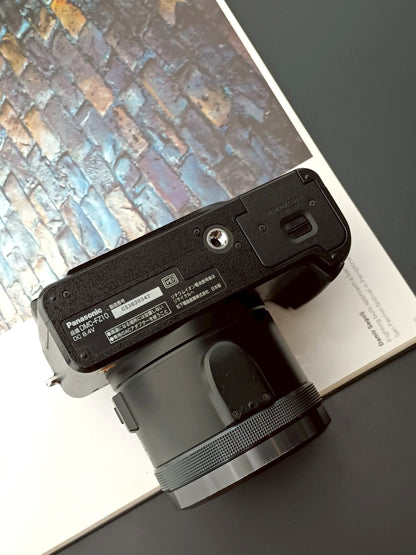 Used Panasonic Lumix DMC-FZ10 Digital Camera [JPN only]