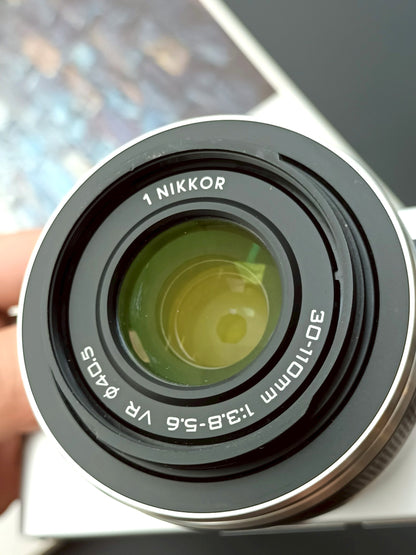 Used Nikon 1 J1 silver with 30-110mm F3.8-5.6 [No charger]