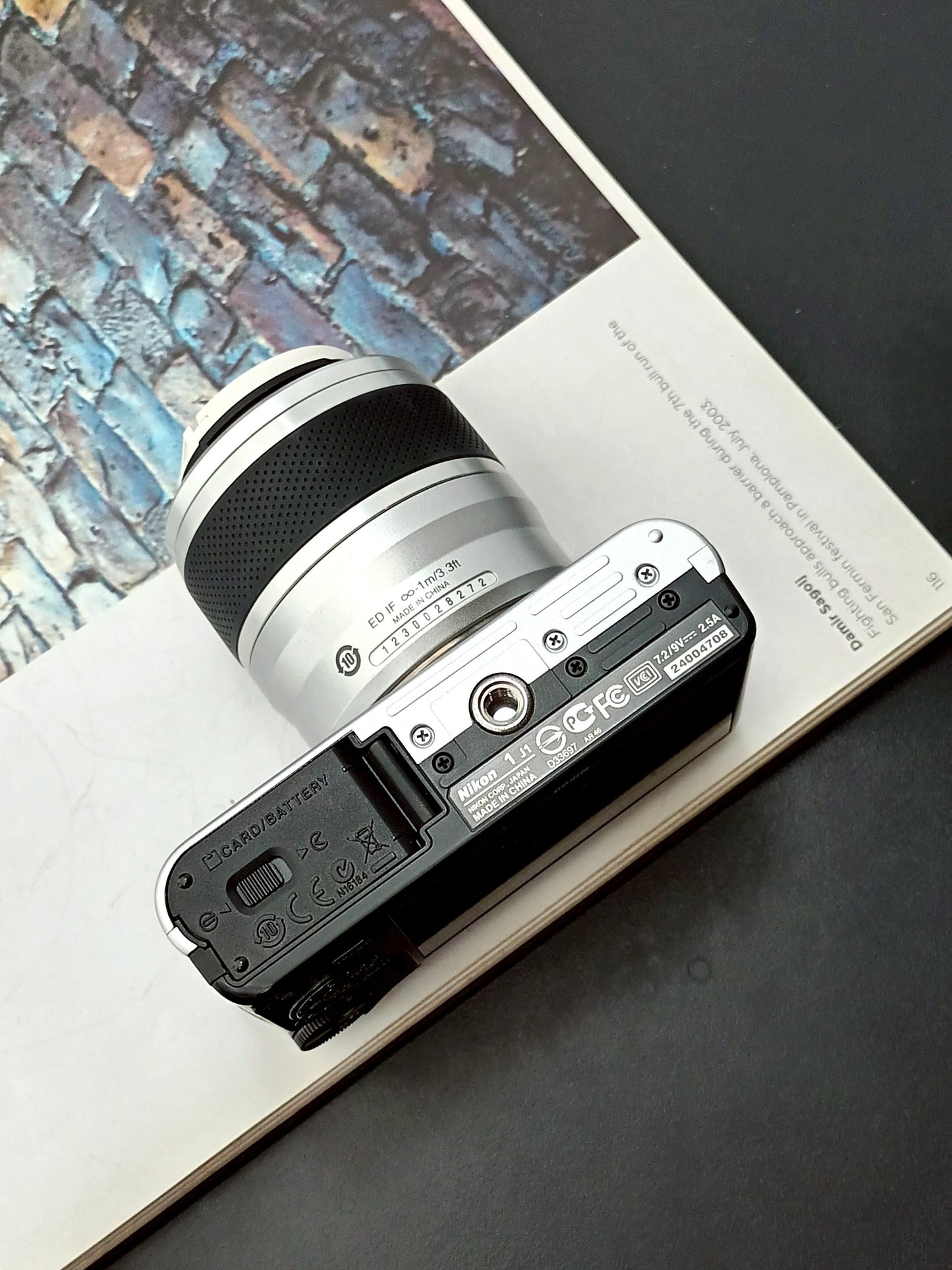 Used Nikon 1 J1 silver with 30-110mm F3.8-5.6 [No charger]