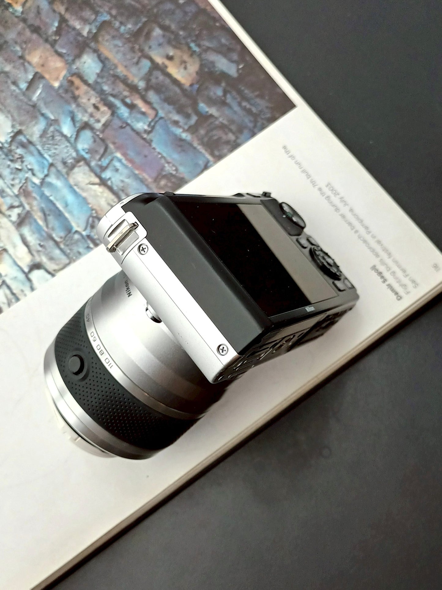 Used Nikon 1 J1 silver with 30-110mm F3.8-5.6 [No charger]