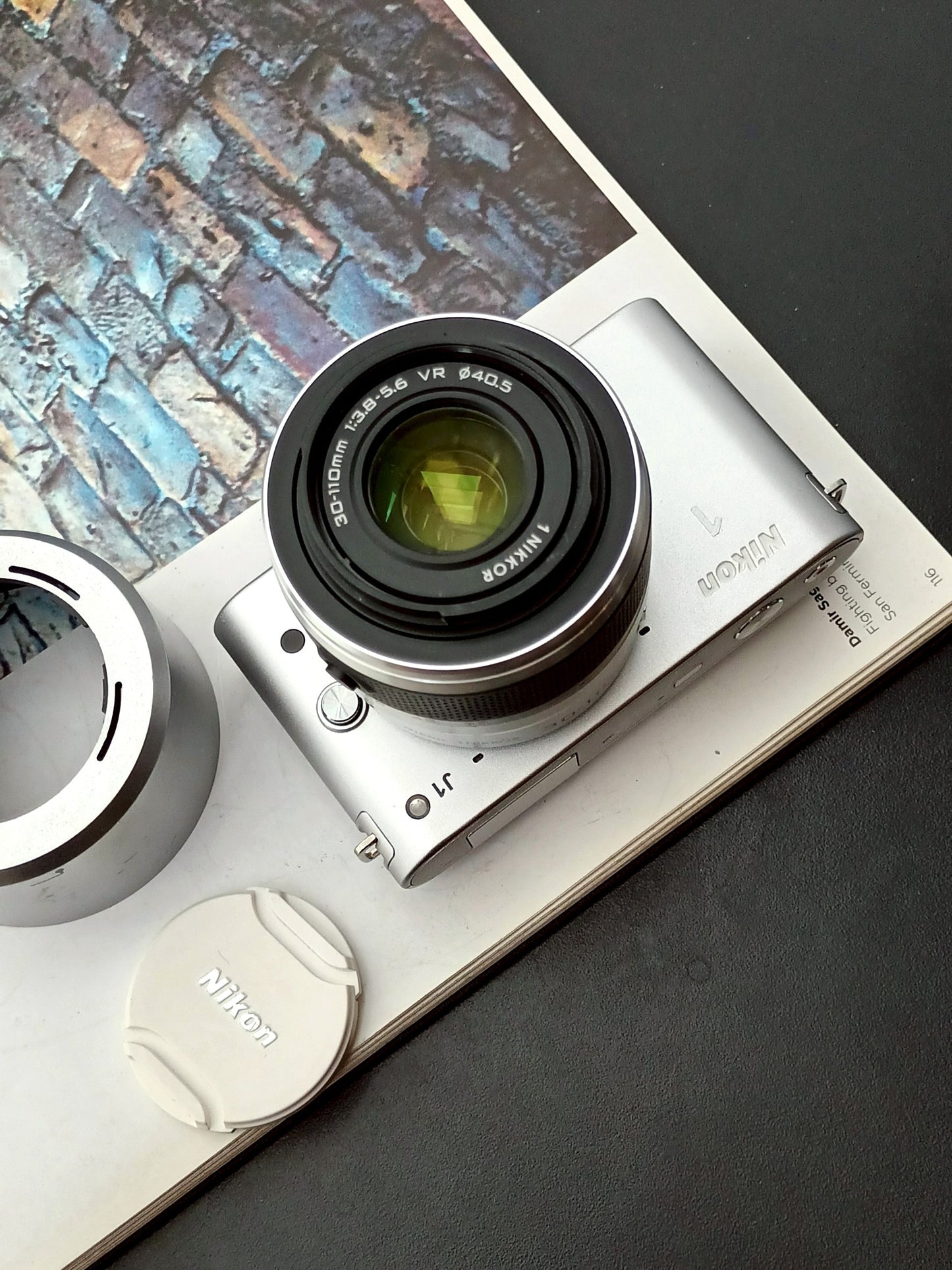 Used Nikon 1 J1 silver with 30-110mm F3.8-5.6 [No charger]