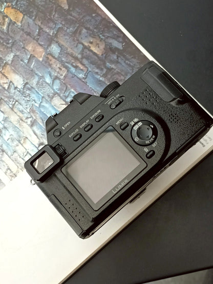 Used Panasonic Lumix DMC-FZ10 Digital Camera [JPN only]