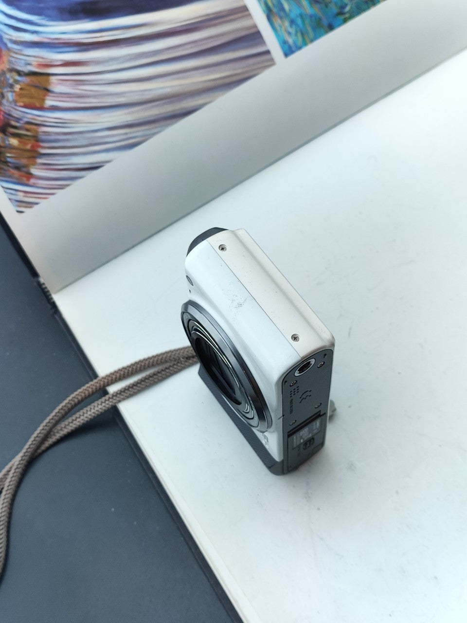 [Sold As-Is] Used Casio EXILIM EX-ZR700 Digital Camera (No charger)