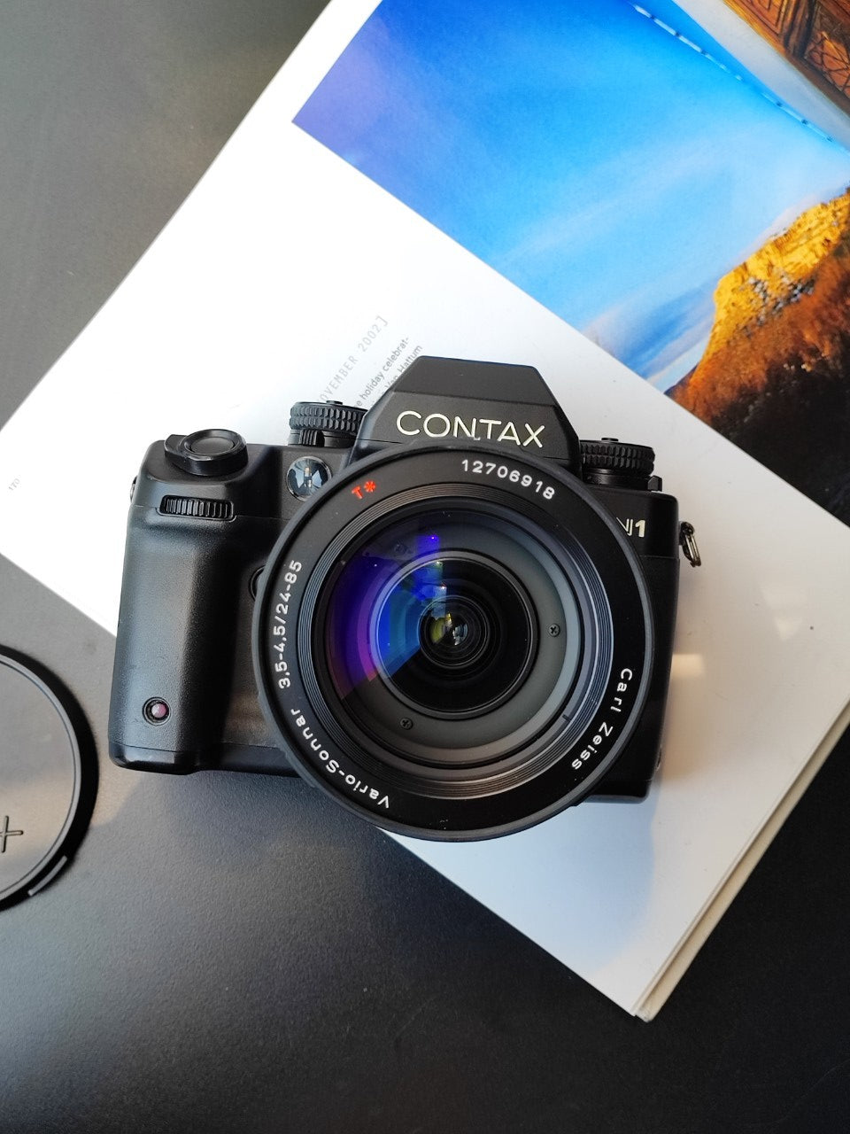 Contax N1 with Carl Zeiss Vario-Sonnar 24-85mm 1:3.5-4.5