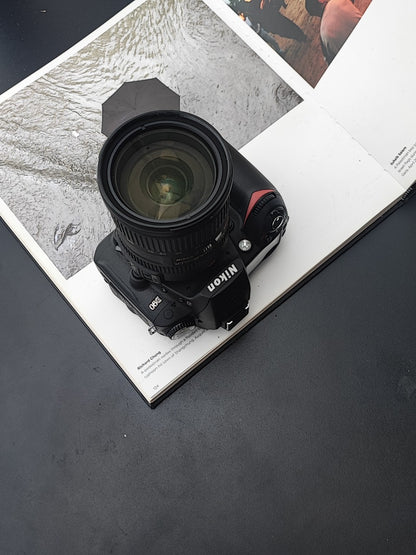 Used Nikon D90 with AF-S Nikkor 18-200 G ED Digital