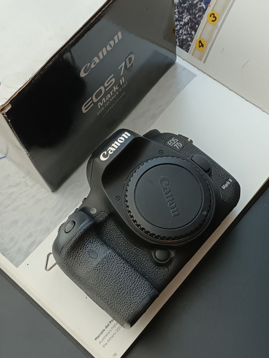 Used Canon EOS7D Mark II Digital Camera
