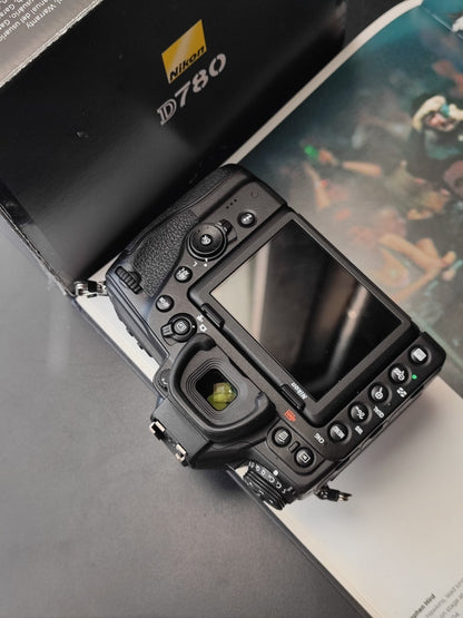 尼康 D780 数码相机带盒
