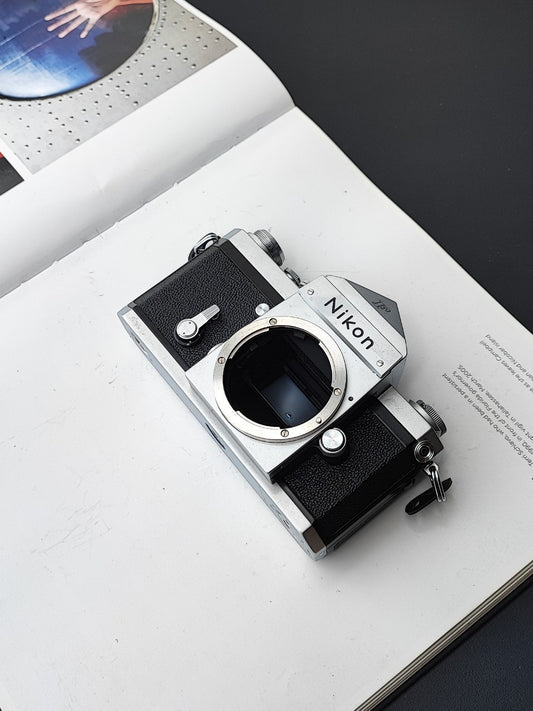 Nikon F eyelevel silver