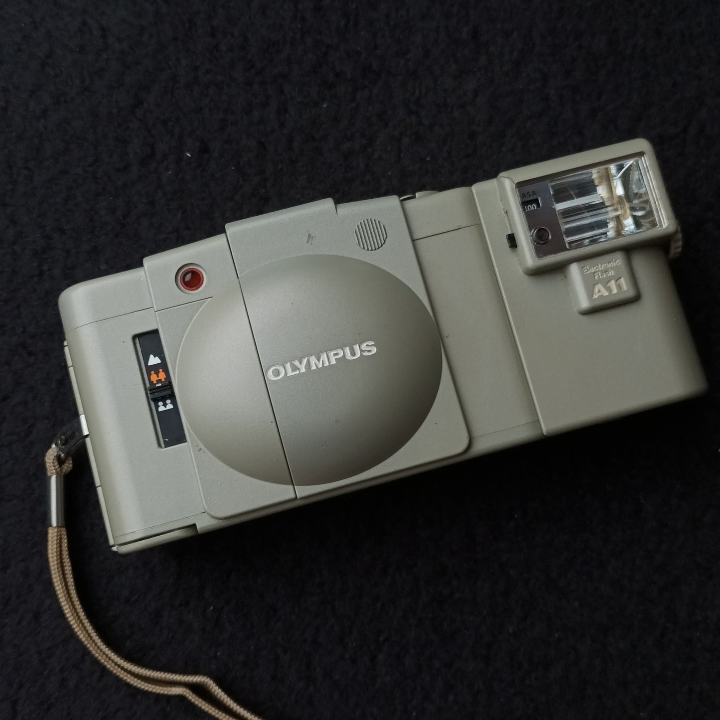 [Sold As-Is] Olympus XA2 Silver