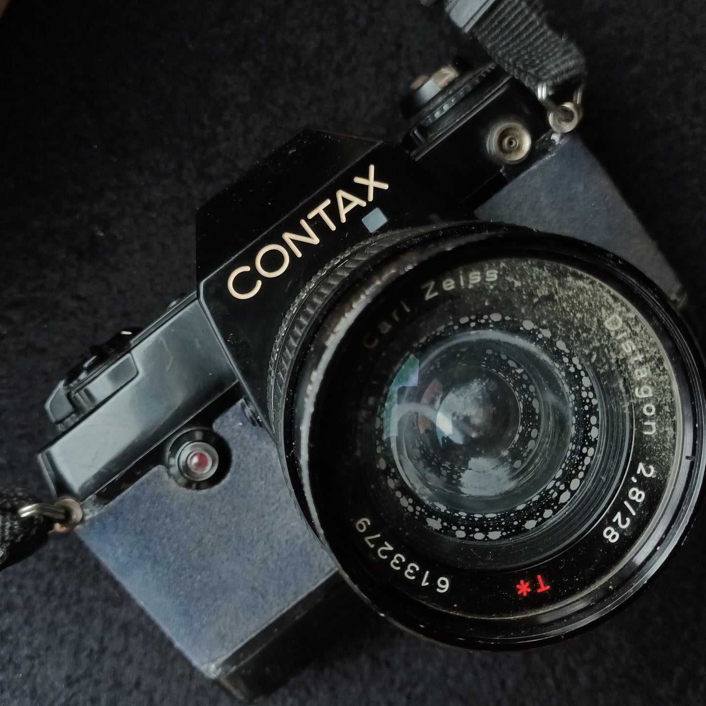 [Sold As-Is] Contax 137 MD Quartz with Carl Zeiss T* Distagon 28mm F2.8